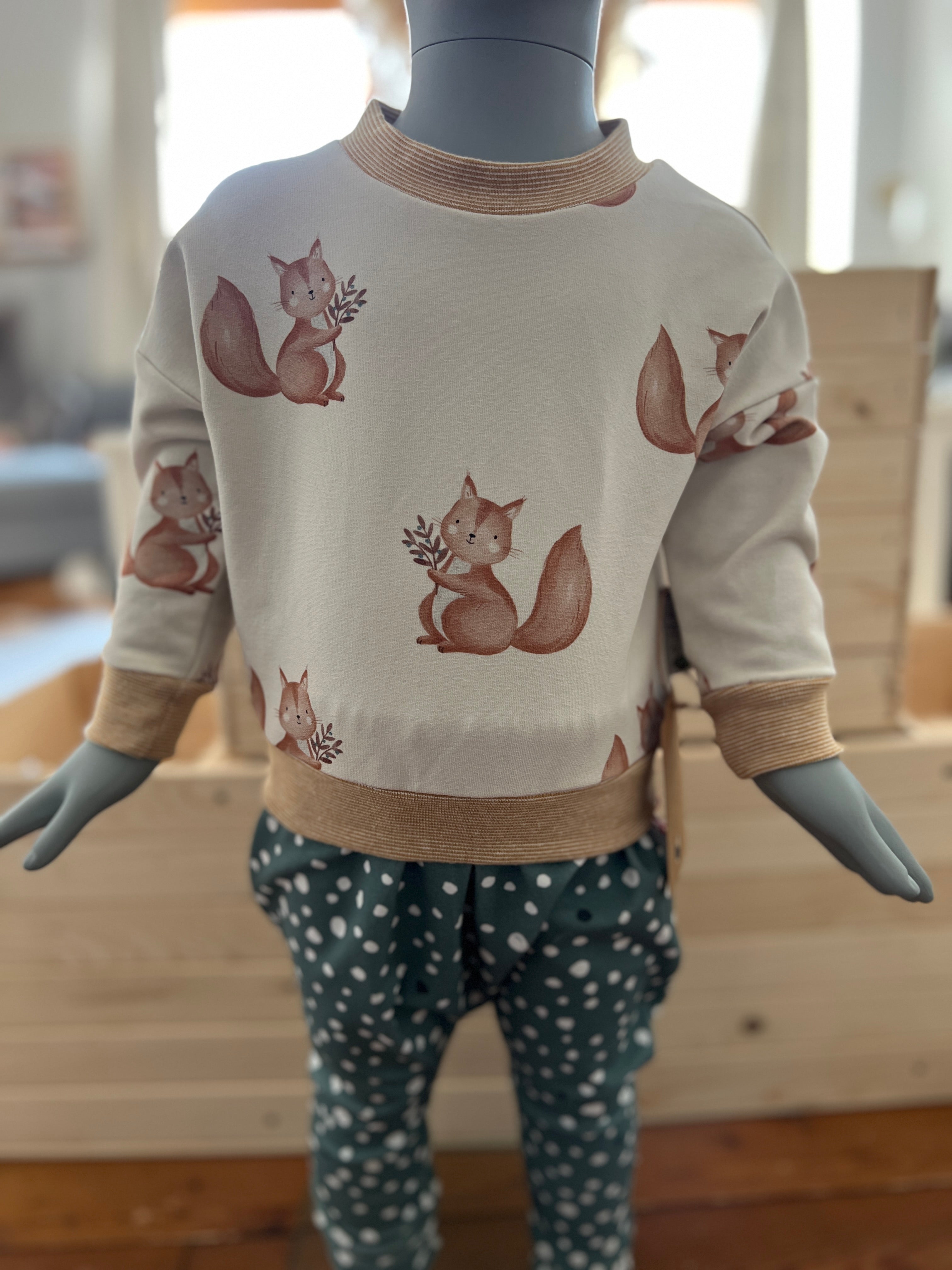 Oversized Sweater Eichhörnchen Gr. 68